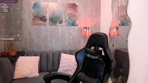 Snapshot of melaniehudson_ chatting on March 5, 2025, 5:07 am Melanie online show from March 5, 2025, 5:07 am