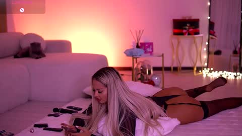 Snapshot of melanielexxx chatting on February 7, 2026, 5:05 pm OF melanielexxx online show from February 7, 2026, 5:05 pm