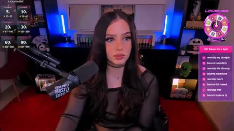 Melanie  online show from November 17, 2025, 6:24 pm