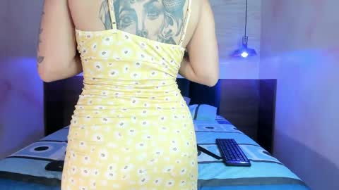 Melanie Roux online show from September 12, 2025, 11:32 am