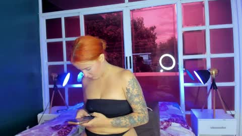 Melanie Roux online show from April 7, 2026, 9:37 pm
