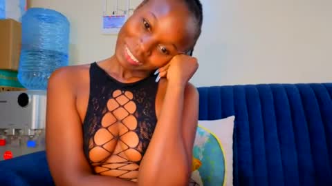 Snapshot of melanin_sassy96 chatting on July 28, 2026, 2:35 pm bad lil shawry online show from July 28, 2026, 2:35 pm