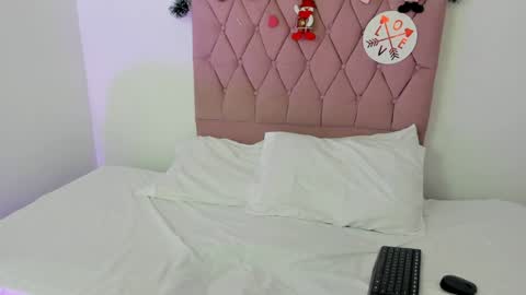 Snapshot of melaniross chatting on December 9, 2024, 7:39 pm Meli online show from December 9, 2024, 7:39 pm