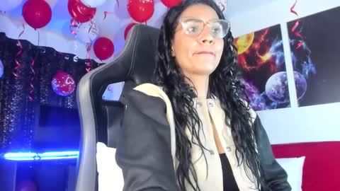 Snapshot of melannia_hills chatting on February 18, 2025, 10:16 am melannia_hills online show from February 18, 2025, 10:16 am