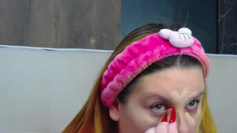 melanniebrown online show from December 17, 2025, 6:41 am