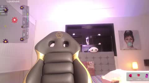 Snapshot of melanny_petite chatting on May 10, 2026, 12:10 pm melanny_petite online show from May 10, 2026, 12:10 pm