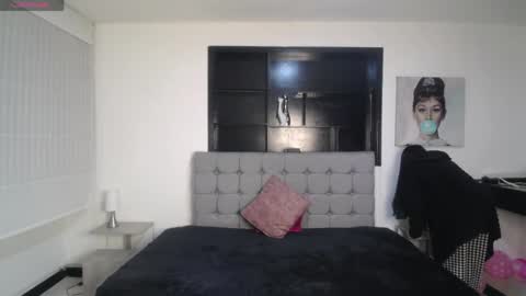 Snapshot of melanny_petite chatting on May 20, 2026, 12:22 pm melanny_petite online show from May 20, 2026, 12:22 pm
