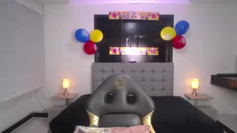 Snapshot of melanny_petite chatting on July 1, 2026, 1:02 pm melanny_petite online show from July 1, 2026, 1:02 pm
