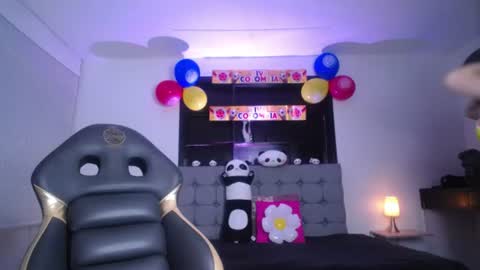 Snapshot of melanny_petite chatting on July 7, 2026, 12:31 pm melanny_petite online show from July 7, 2026, 12:31 pm