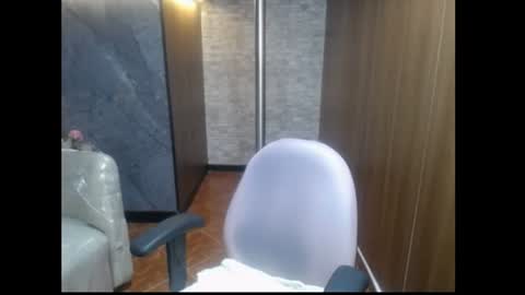 Snapshot of melanny_petite chatting on July 13, 2026, 12:19 pm melanny_petite online show from July 13, 2026, 12:19 pm