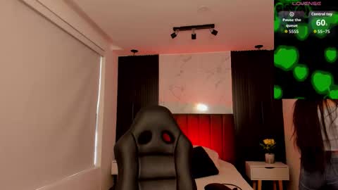 Snapshot of melany_heaven chatting on November 11, 2025, 9:15 pm melany_heaven online show from November 11, 2025, 9:15 pm