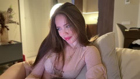 Snapshot of melanybunny chatting on December 9, 2024, 4:05 pm Adel online show from December 9, 2024, 4:05 pm