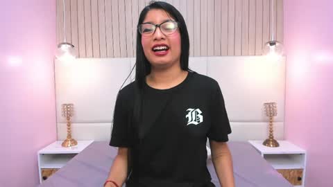 Melany online show from April 30, 2026, 5:52 pm
