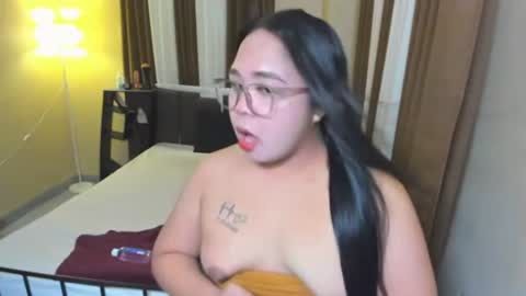 melayfoxx online show from April 22, 2026, 2:07 pm
