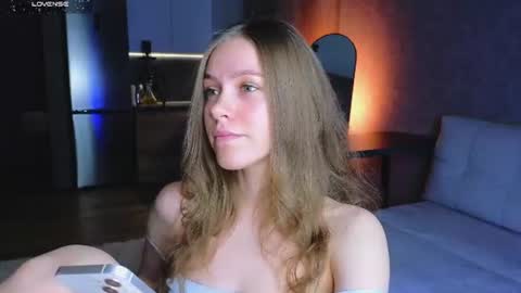 Snapshot of melee_eva chatting on July 23, 2026, 7:17 am Melee Eva - Thumbs Up please online show from July 23, 2026, 7:17 am