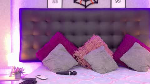 MeleekXXX online show from October 25, 2025, 8:25 pm