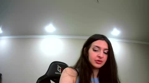 melena_caramel online show from April 9, 2026, 1:49 pm