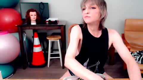 Snapshot of melhoho chatting on November 7, 2025, 2:33 am Snow Hobot online show from November 7, 2025, 2:33 am