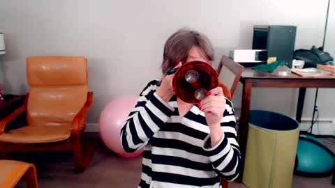 Snapshot of melhoho chatting on December 14, 2025, 7:47 am Snow Hobot online show from December 14, 2025, 7:47 am