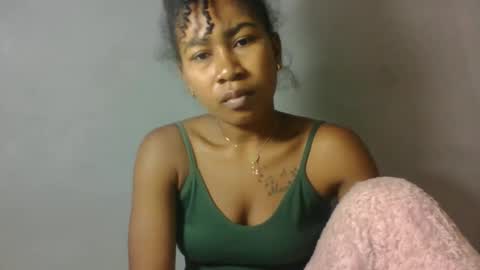 Snapshot of meliana98 chatting on November 7, 2025, 4:01 am meliana98 online show from November 7, 2025, 4:01 am