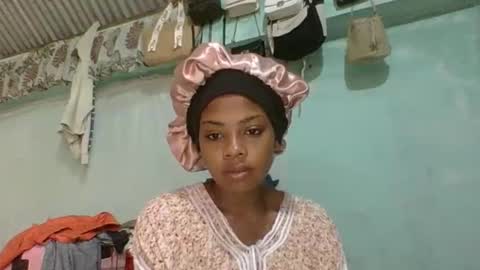 Snapshot of meliana98 chatting on December 17, 2025, 5:35 am meliana98 online show from December 17, 2025, 5:35 am