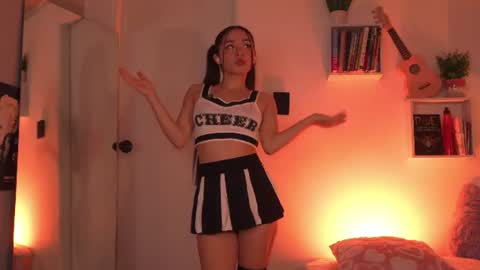 Snapshot of meliflua_a chatting on July 2, 2026, 7:20 pm Meli online show from July 2, 2026, 7:20 pm