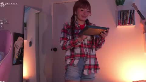Snapshot of meliflua_a chatting on July 3, 2026, 6:58 pm Meli online show from July 3, 2026, 6:58 pm