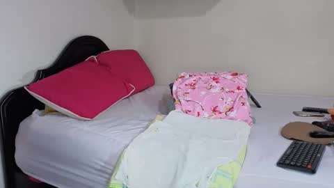 melihotxxx online show from September 19, 2025, 12:02 am