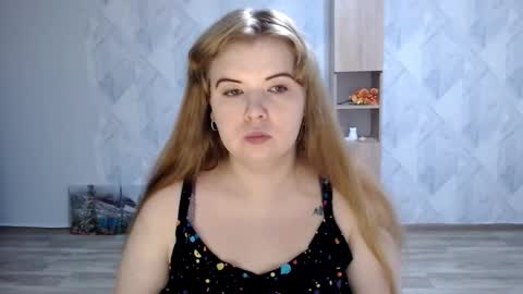 Snapshot of melina_beauty chatting on October 21, 2025, 8:59 am Melina online show from October 21, 2025, 8:59 am