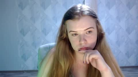 Melina online show from April 14, 2026, 7:09 pm