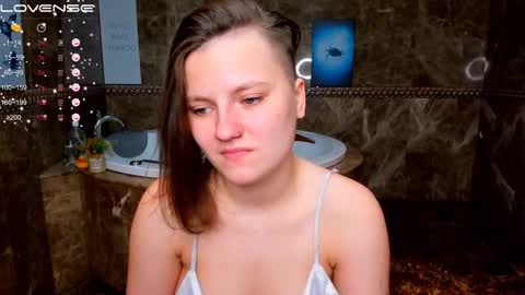 Snapshot of melindat chatting on November 23, 2025, 1:05 am Melinda online show from November 23, 2025, 1:05 am