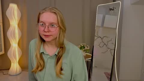 Snapshot of melindaventuri chatting on March 31, 2026, 7:14 pm Alice - online show from March 31, 2026, 7:14 pm