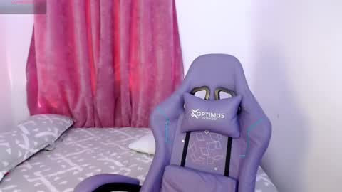 Snapshot of melinna706702 chatting on September 17, 2025, 7:15 pm melinna706702 online show from September 17, 2025, 7:15 pm