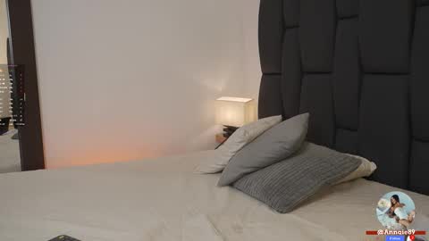 Snapshot of melisalopezz chatting on November 21, 2025, 12:04 pm On vacation until Monday online show from November 21, 2025, 12:04 pm