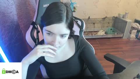melisanilson online show from May 10, 2026, 9:53 pm
