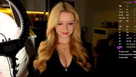Snapshot of meliss_ss chatting on July 9, 2026, 5:28 pm Mel or Lissa 3 Welcome here online show from July 9, 2026, 5:28 pm