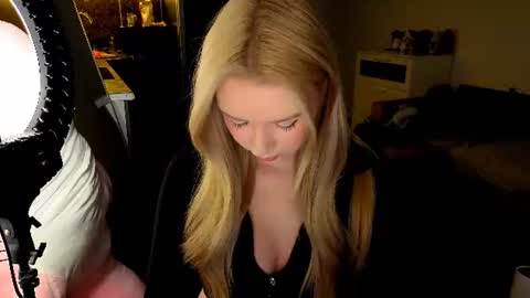 Snapshot of meliss_ss chatting on July 25, 2026, 7:00 pm Mel or Lissa 3 Welcome here online show from July 25, 2026, 7:00 pm