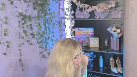 Melissa - Your Dream Girl  online show from March 11, 2025, 4:43 am