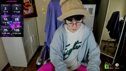 Snapshot of melissa_wells chatting on October 12, 2025, 9:25 pm Melissa online show from October 12, 2025, 9:25 pm