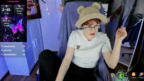 Snapshot of melissa_wells chatting on October 31, 2025, 4:35 am Melissa online show from October 31, 2025, 4:35 am