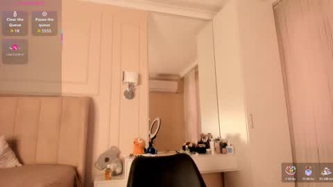 Snapshot of melissa_yamazaki chatting on November 19, 2025, 4:45 am Lisaa online show from November 19, 2025, 4:45 am