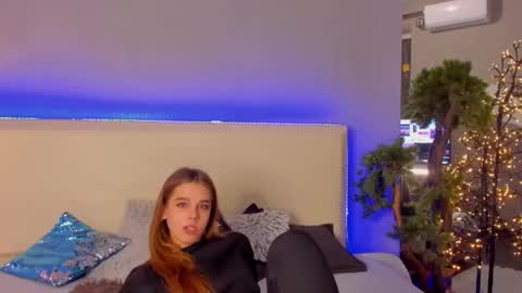 MelissaCrayzy online show from February 18, 2025, 9:43 am