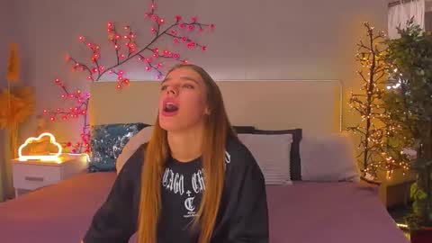 MelissaCrayzy online show from October 18, 2025, 5:32 am