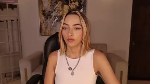 Snapshot of melissamoore_ chatting on June 8, 2026, 10:26 am Call me Meli online show from June 8, 2026, 10:26 am