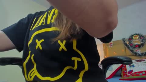    online show from December 22, 2025, 7:33 pm