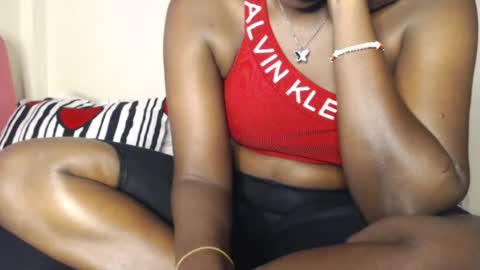 Snapshot of mellanin_pretty_ chatting on June 17, 2026, 10:17 am . online show from June 17, 2026, 10:17 am