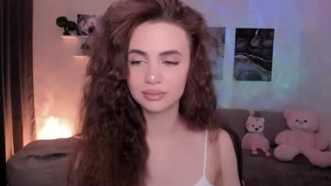 Tessa online show from July 7, 2026, 4:26 am