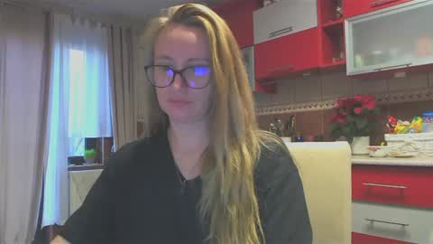 Snapshot of melly_rosey chatting on December 16, 2024, 7:58 am Melly online show from December 16, 2024, 7:58 am