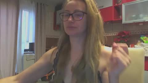 Snapshot of melly_rosey chatting on January 15, 2025, 8:09 am Melly online show from January 15, 2025, 8:09 am