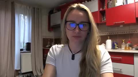 Snapshot of melly_rosey chatting on October 23, 2025, 7:07 am Melly online show from October 23, 2025, 7:07 am